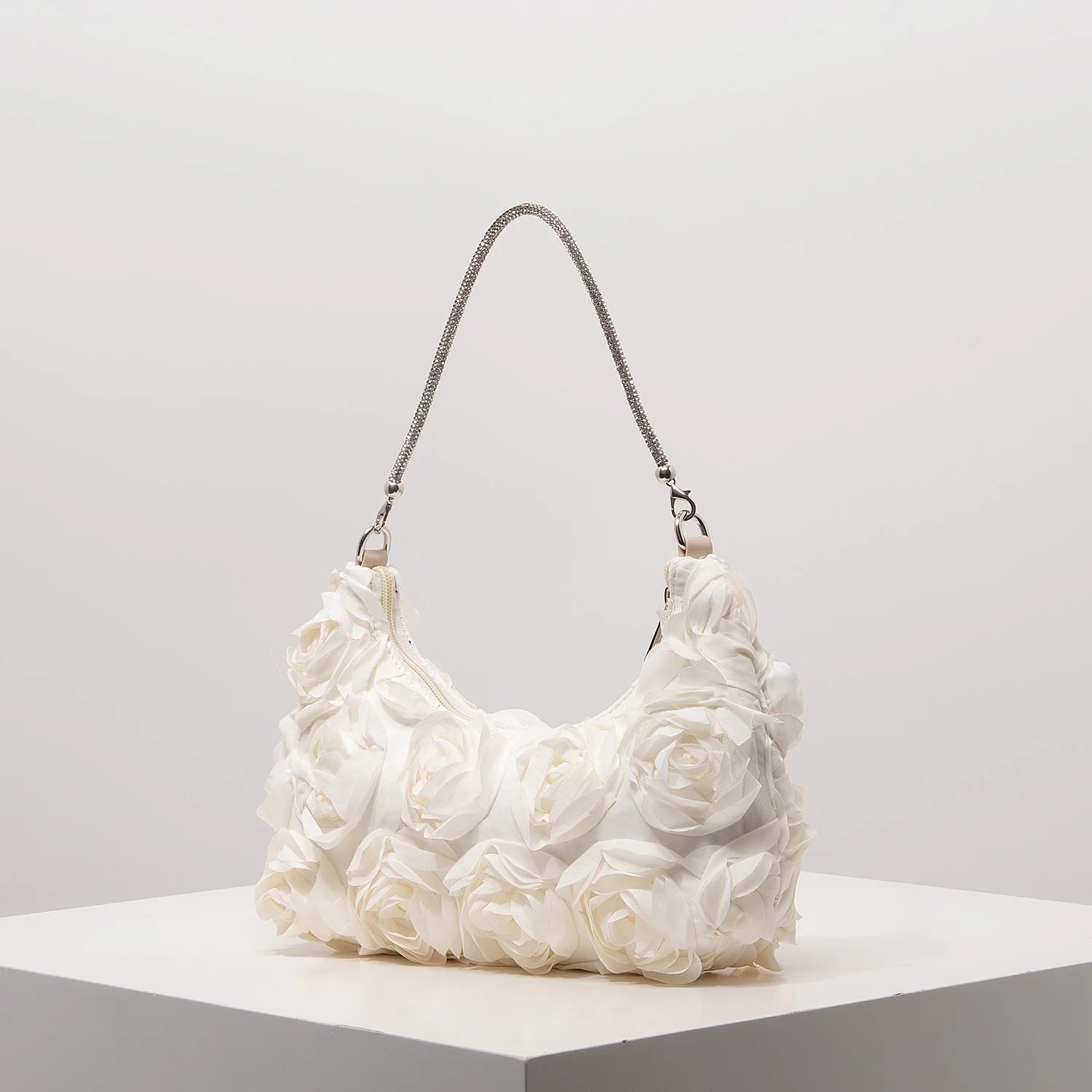 Sac à main orné de roses