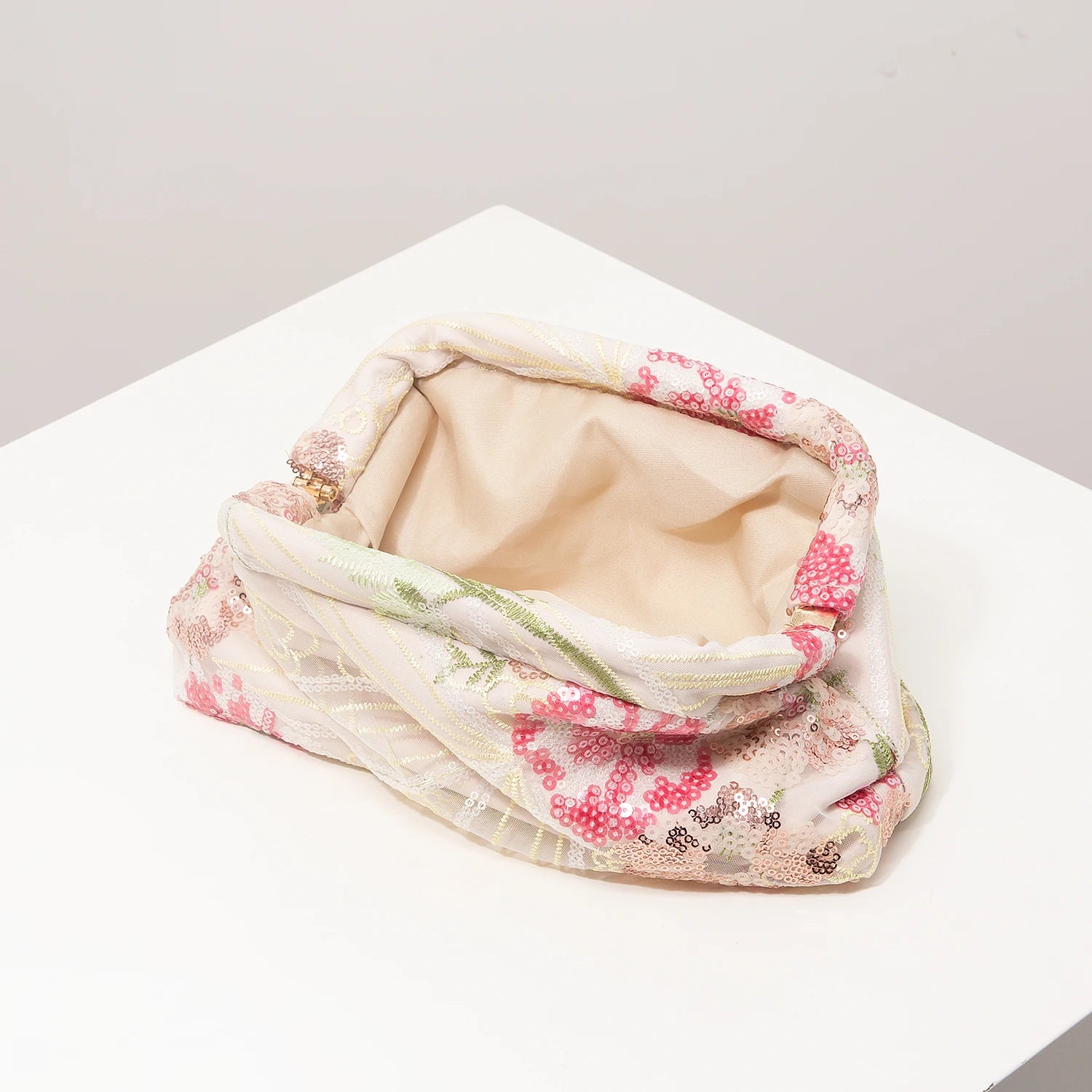 Pochette clutch florales perlées