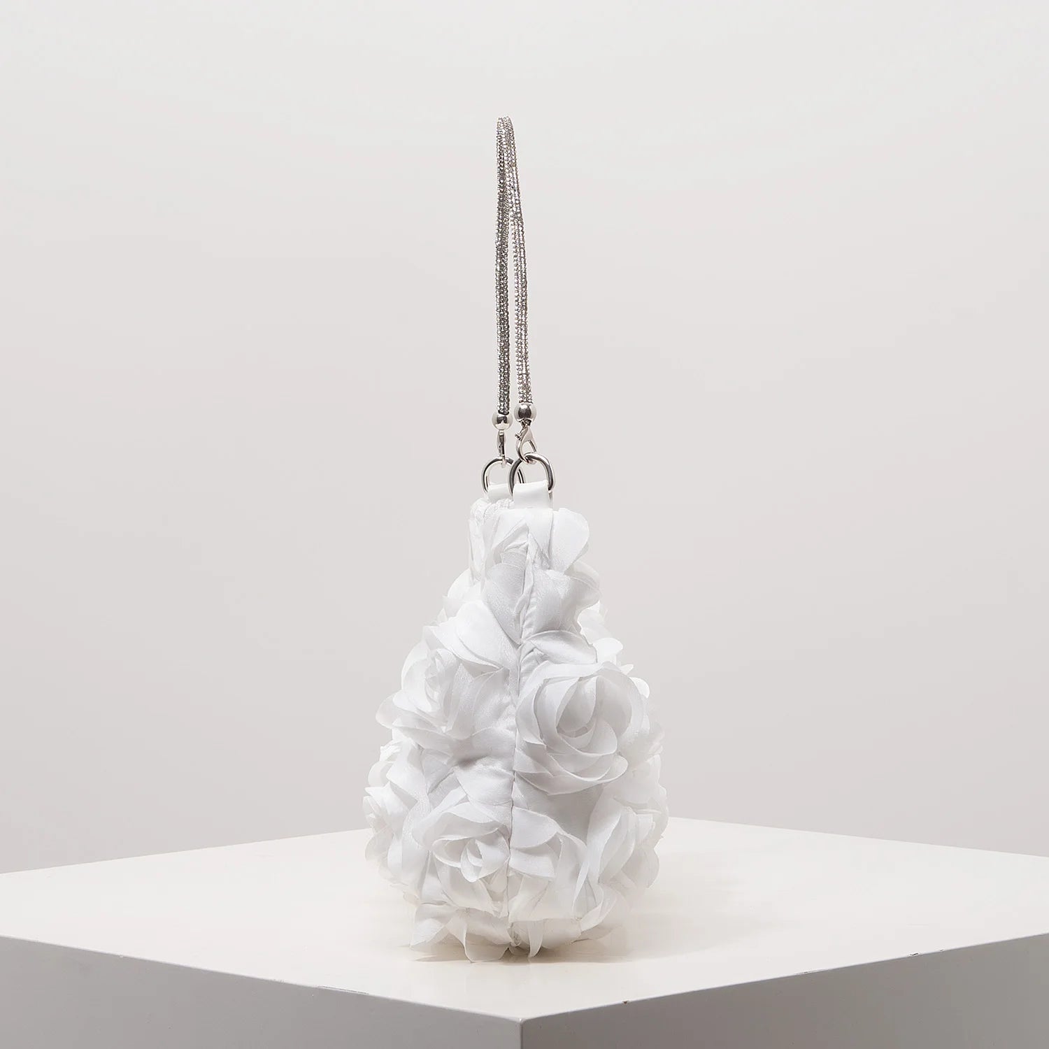 Sac à main orné de roses