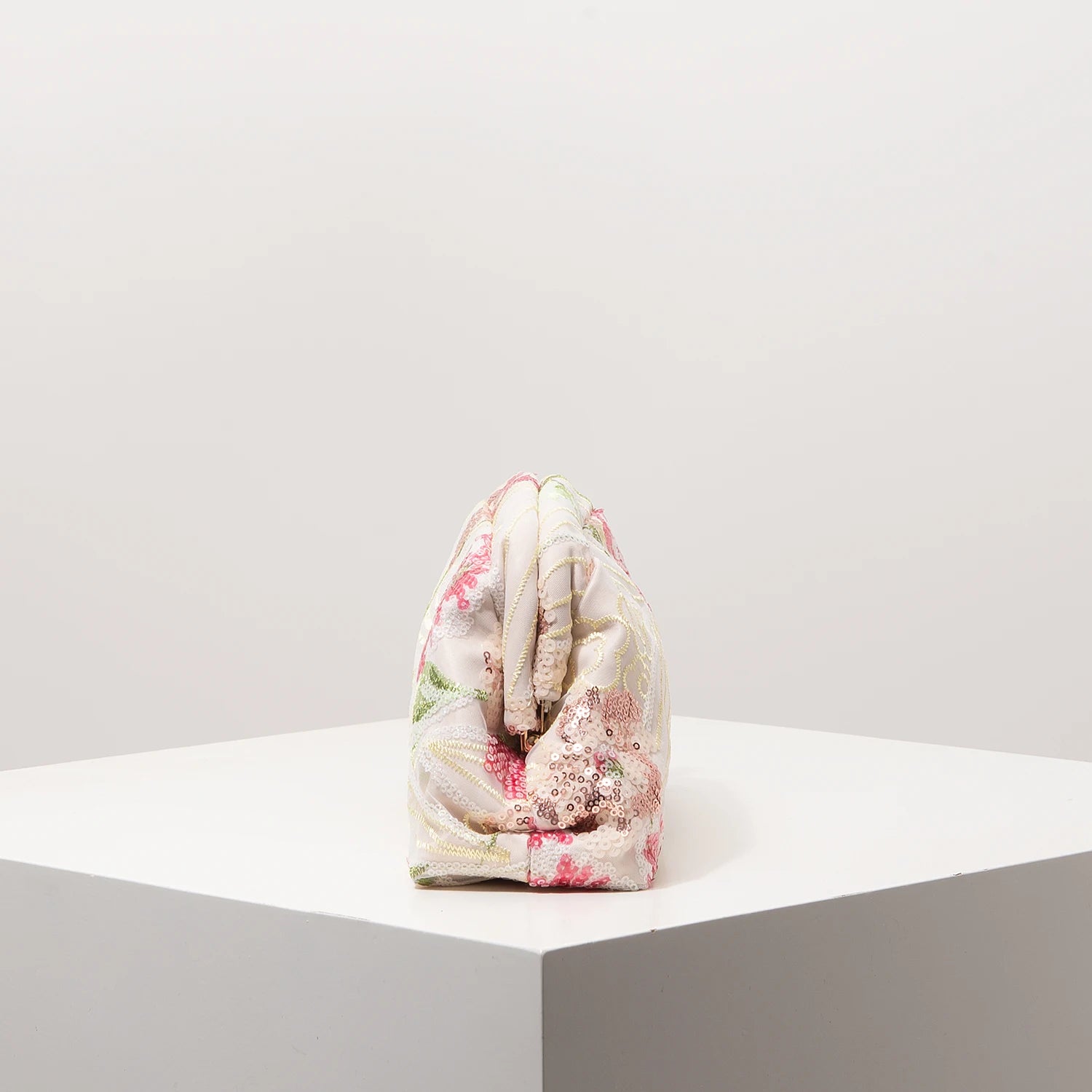 Pochette clutch florales perlées