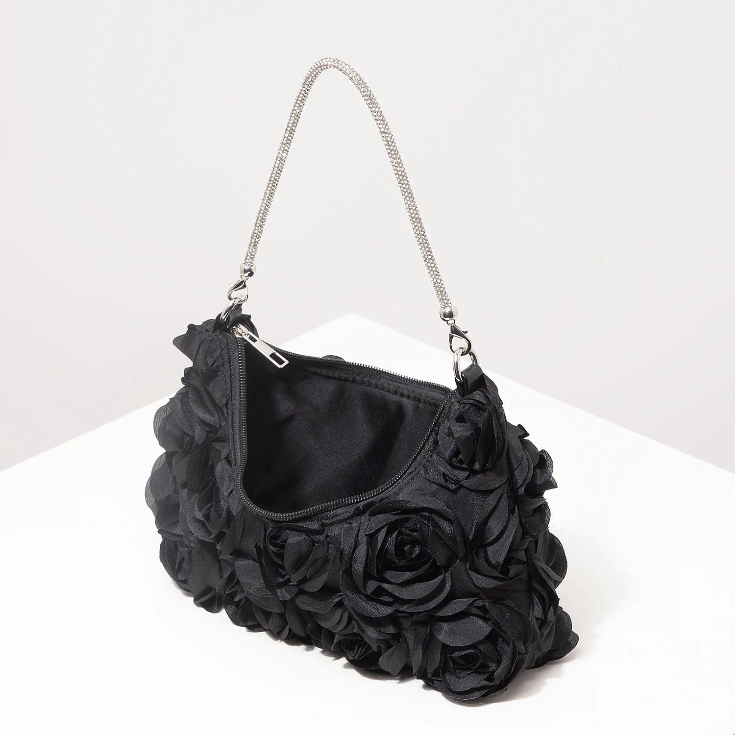 Sac à main orné de roses