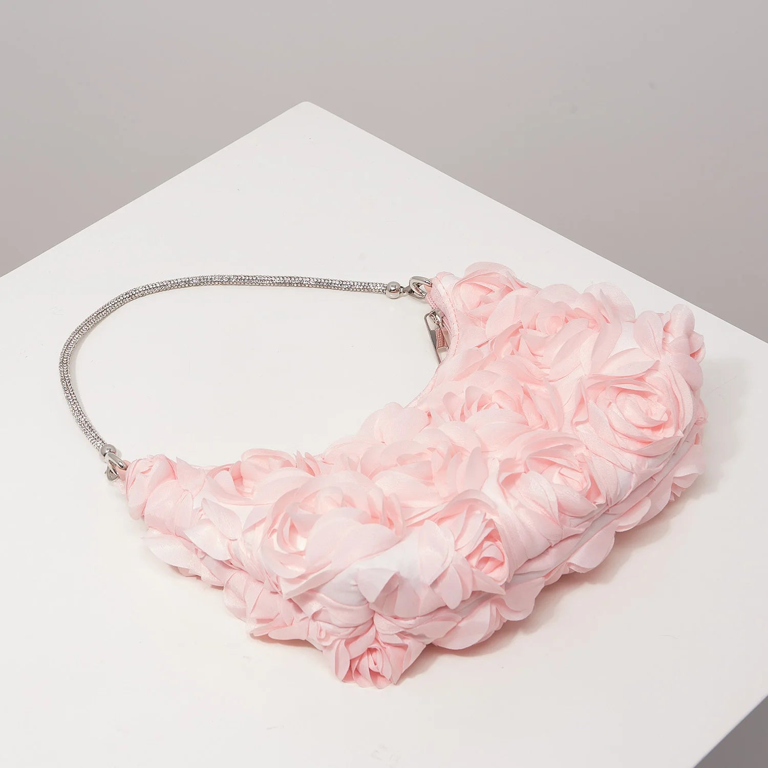 Sac à main orné de roses