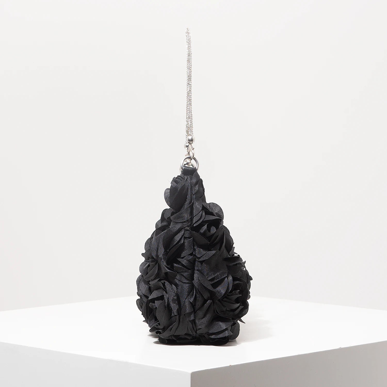 Sac à main orné de roses