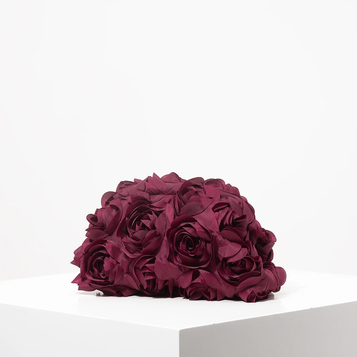 Pochette clutch a motif fleuries roses