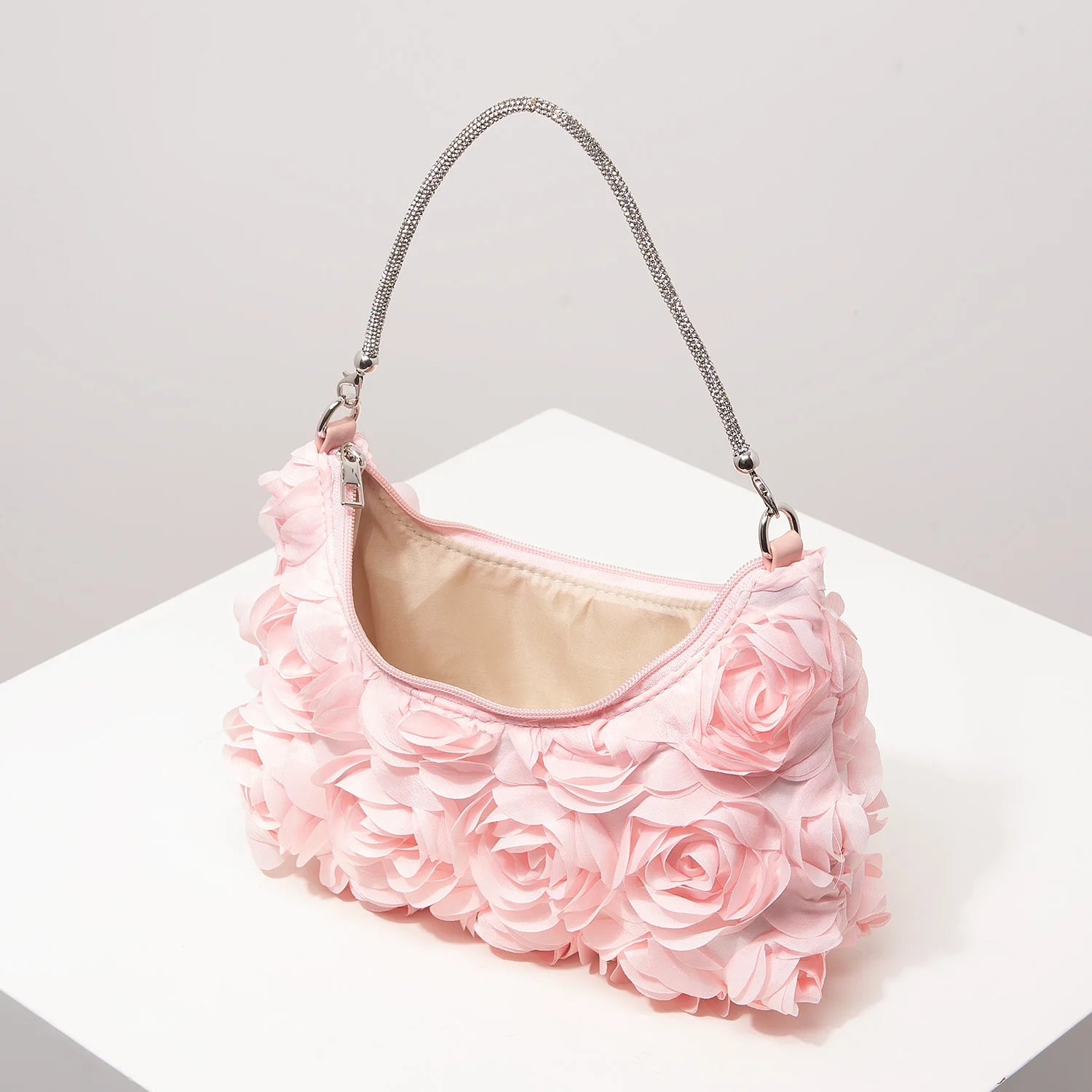 Sac à main orné de roses