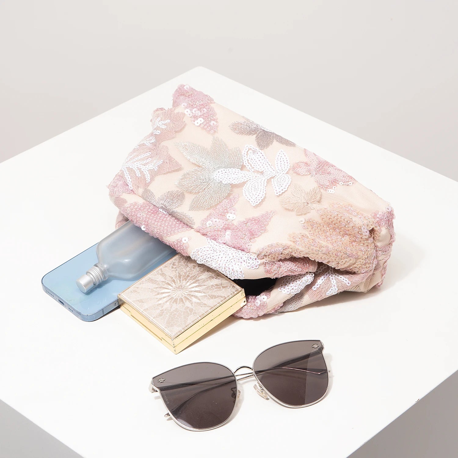 Pochette clutch florales perlées